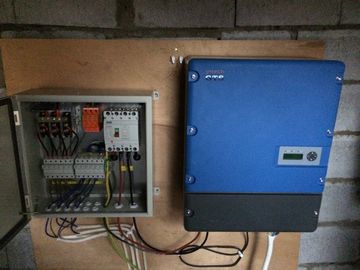 Fanless inländischer Solarinverter/Solarwechselstrom-Pumpen-Prüfer-Wand-Montage-Installation fournisseur